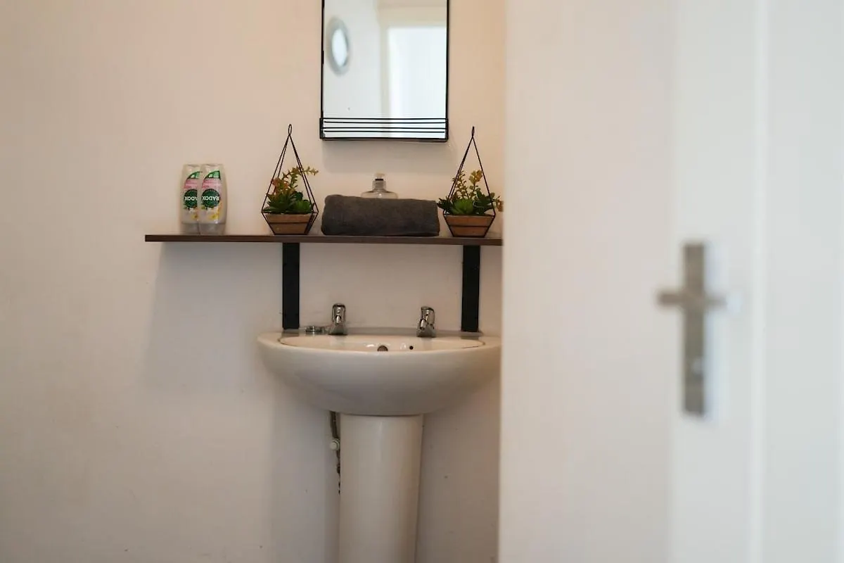 Modern 2 Bed Apartment In Hillsborough With Free Secure Parking - Hosted By Stay Host Save Sheffield Wielka Brytania