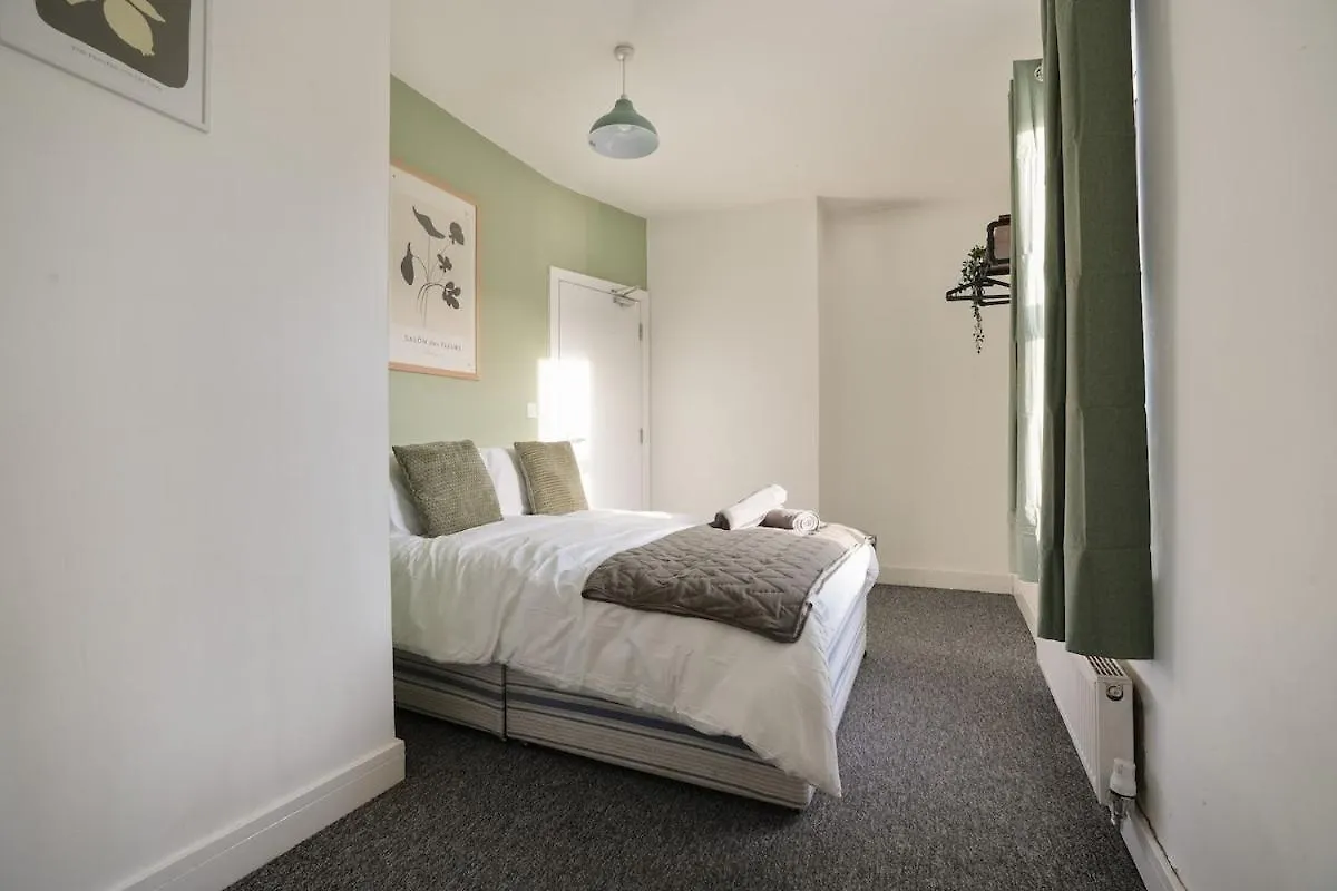 Modern 2 Bed Apartment In Hillsborough With Free Secure Parking - Hosted By Stay Host Save Sheffield