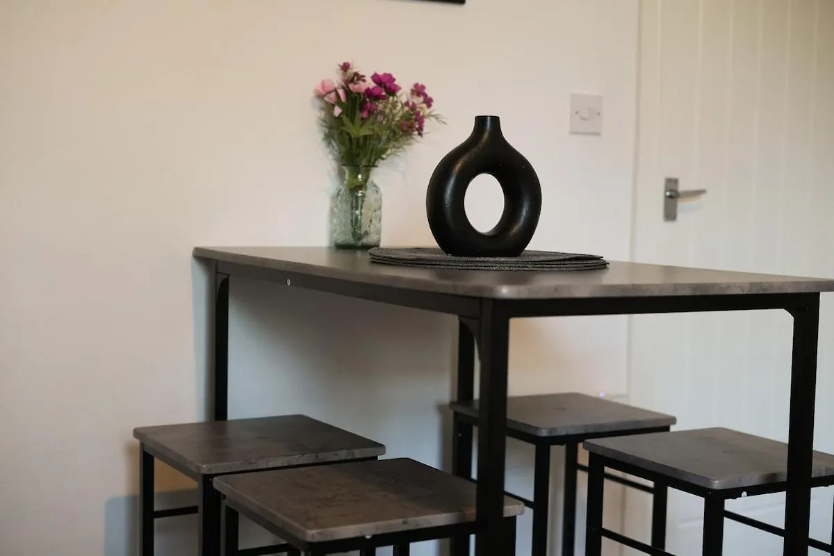 Modern 2 Bed Apartment In Hillsborough With Free Secure Parking - Hosted By Stay Host Save Sheffield